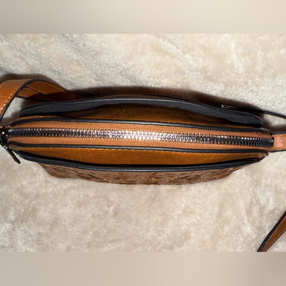 Sam & Hadley Intricate Floral Embroidered Tan Leather Boho Crossbody ShoulderBag - Picture 7 of 11